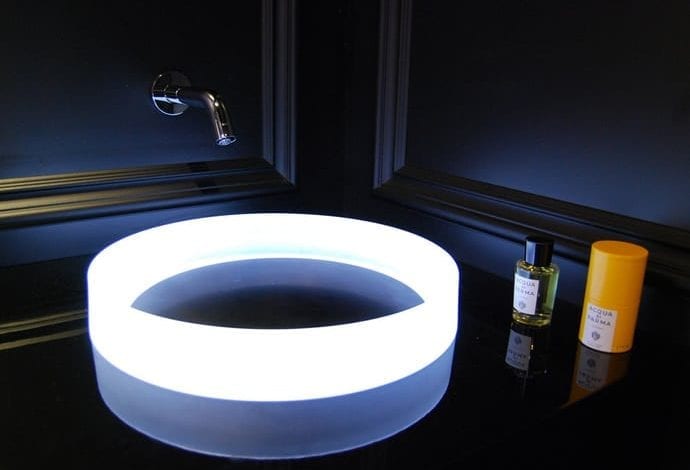 Chiuveta ultra-futuristă Toto îți va „aprinde” baia