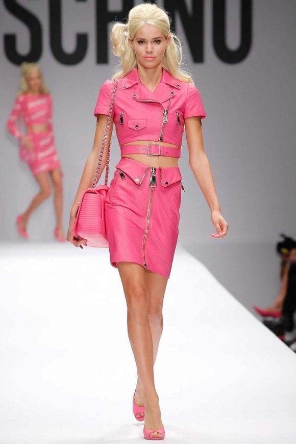 Moschino primăvară-vară 2015 – omagiu adus păpușii Barbie