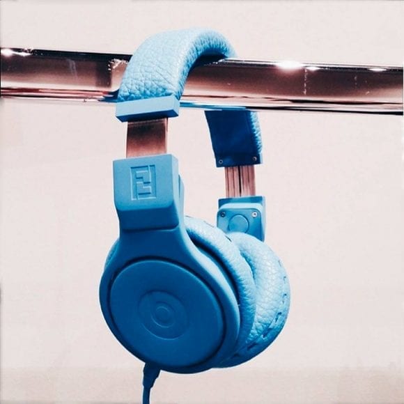 Căști audio pentru bărbați, semnate Fendi & Beats by Dre