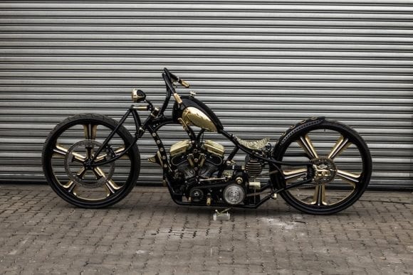 Prima motocicletă din lume cu roți de 30 inchi