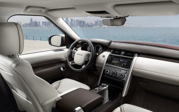 Land Rover lansează cea mai nouă generaţie a modelului Discovery