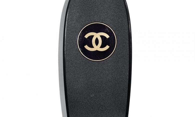 S-a lansat primul skateboard de lux marca Chanel