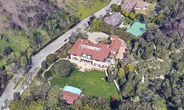 Ambasadorul SUA în Danemarca a vândut o vilă de 19,5 milioane dolari în Bel Air