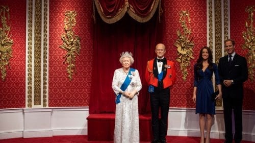 Figurile din ceară ale prinţului Harry şi soţiei lui, separate de familia regala la Madame Tussauds