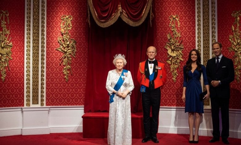 Figurile din ceară ale prinţului Harry şi soţiei lui, separate de familia regala la Madame Tussauds