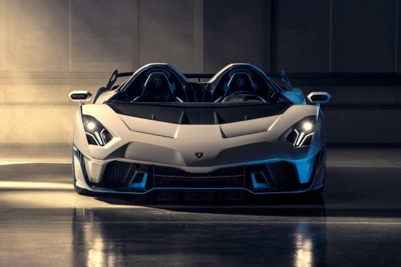 Lamborghini a produs un supercar open-top cu 759 de cai-putere