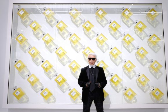 Schițele lui Karl Lagerfeld au fost vândute cu 100.000 de euro