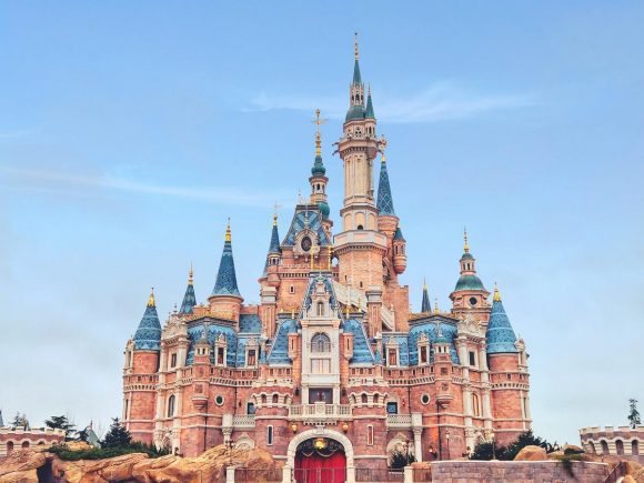 Disneyland are un club exclusivist, iar calitatea de membru costă 33.000 de dolari