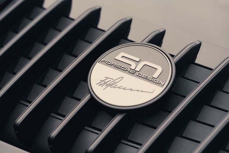 Porsche AG felicită Porsche Design pentru aniversarea a 50 de ani cu două mașini foarte speciale