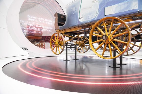 O nouă călătorie în timp cu Future Heritage Portal la Muzeul Porsche