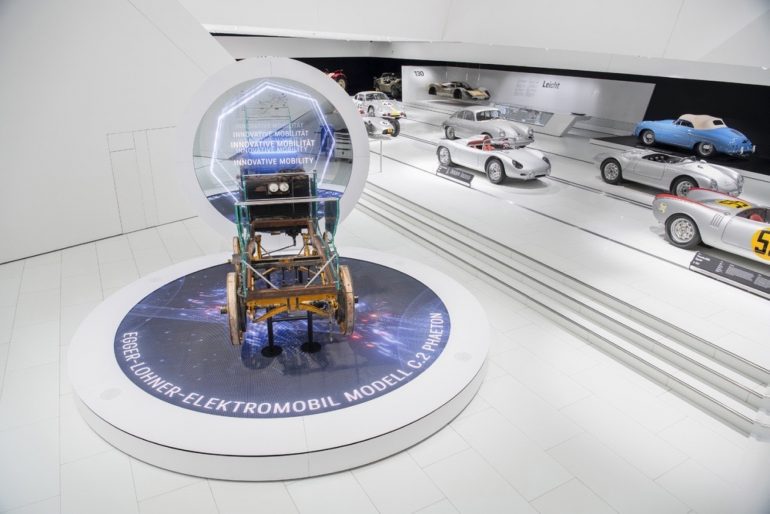 O nouă călătorie în timp cu Future Heritage Portal la Muzeul Porsche