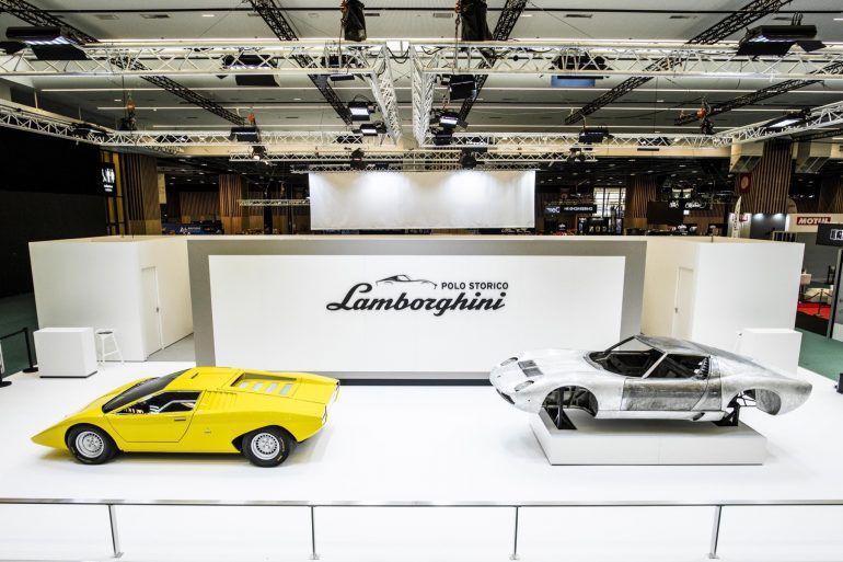 Lamborghini Polo Storico la Rétromobile Paris 2022. Un an dedicat istoriei motorului V12 începe cu expunerea a două legende iconice: Countach LP 500 și Miura SV