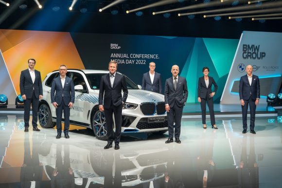 Transformare şi responsabilitate: BMW Group intensifică schimbarea tehnologică pentru un viitor durabil