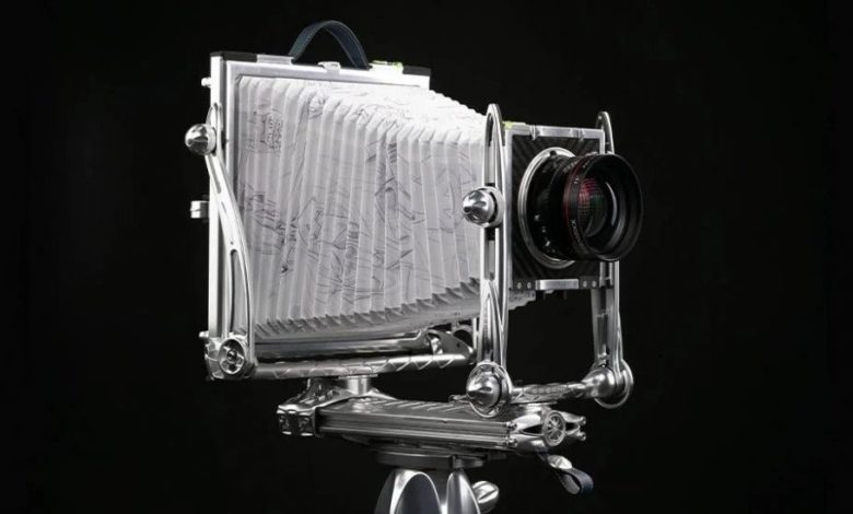 Pagani a creat un aparat foto analog de 75.000 USD