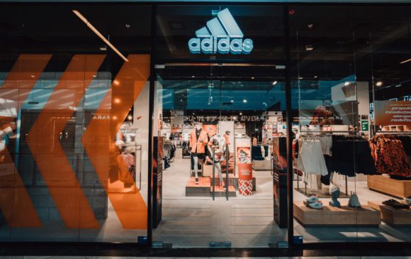 Adidas deschide al doilea cel mai mare concept store din România