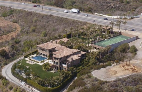 Cher își vinde casa pentru 85 de milioane de dolari