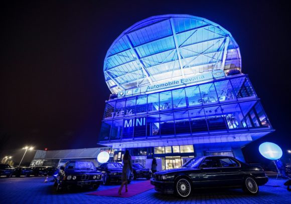 De 7 ori 7 – o şedinţă foto unică despre evoluţia limuzinei de lux BMW