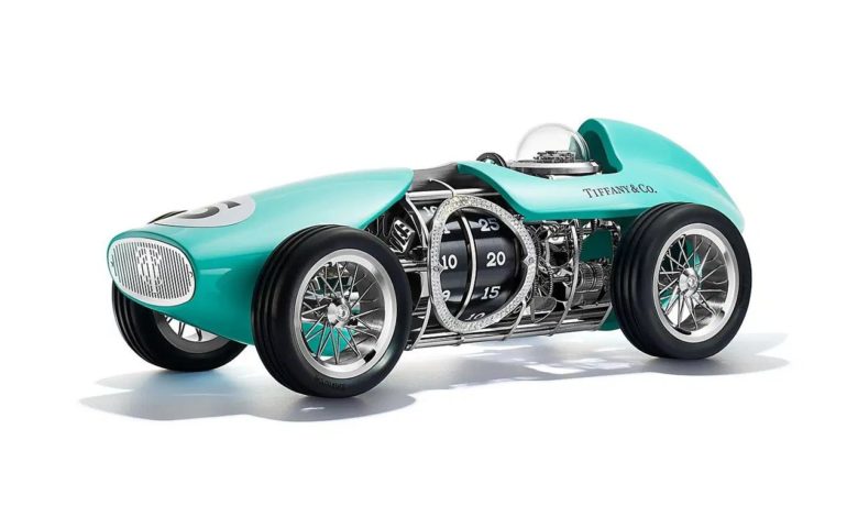 „Time for Speed” – cadoul ideal pentru iubitorii de mașini și bijuterii