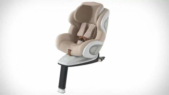 Designerul supermașinii McLaren P1 a proiectat cel mai sigur scaun auto pentru copii