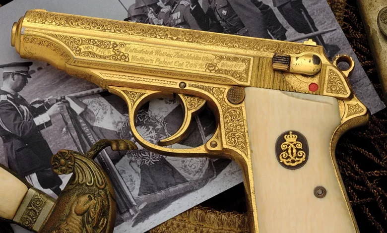 Pistolul de aur al Regelui Carol al II-lea al României este scos la licitație