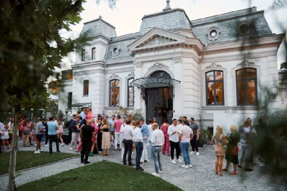 Guinness Book Party @ the villa: Cel mai mare cocktail paradise din lume a fost realizat cu ocazia redeschiderii „Casei Dimitrie Bolintineanu”