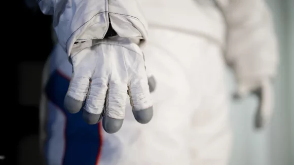 Prada va crea costumele spațiale pentru o misiune NASA pe Lună